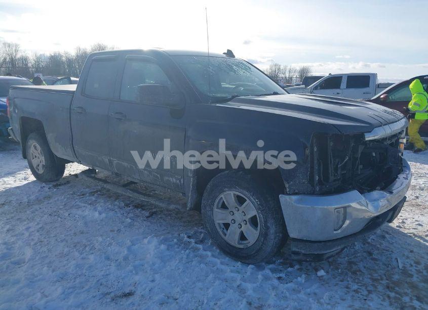 2018 Chevrolet Silverado 1500 1LT (VIN 2GCVKREC3J1109002) main photo