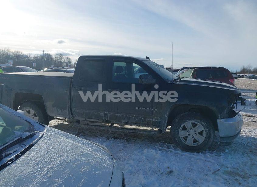 Photo 14 of 2018 Chevrolet Silverado 1500 1LT (VIN 2GCVKREC3J1109002)