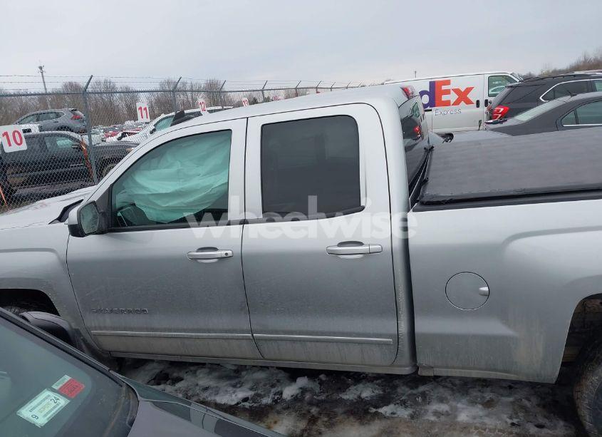 Photo 14 of 2018 Chevrolet Silverado 1500 2LT (VIN 2GCVKREC5J1107722)