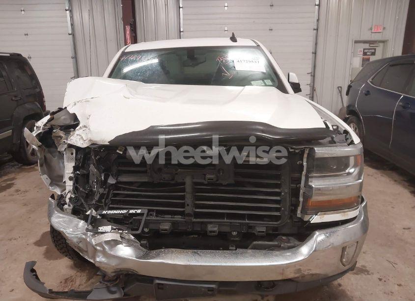 Photo 12 of 2018 Chevrolet Silverado 1500 1LT (VIN 2GCVKREC6J1109169)