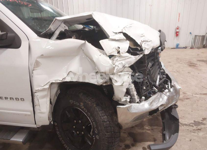 Photo 18 of 2018 Chevrolet Silverado 1500 1LT (VIN 2GCVKREC6J1109169)