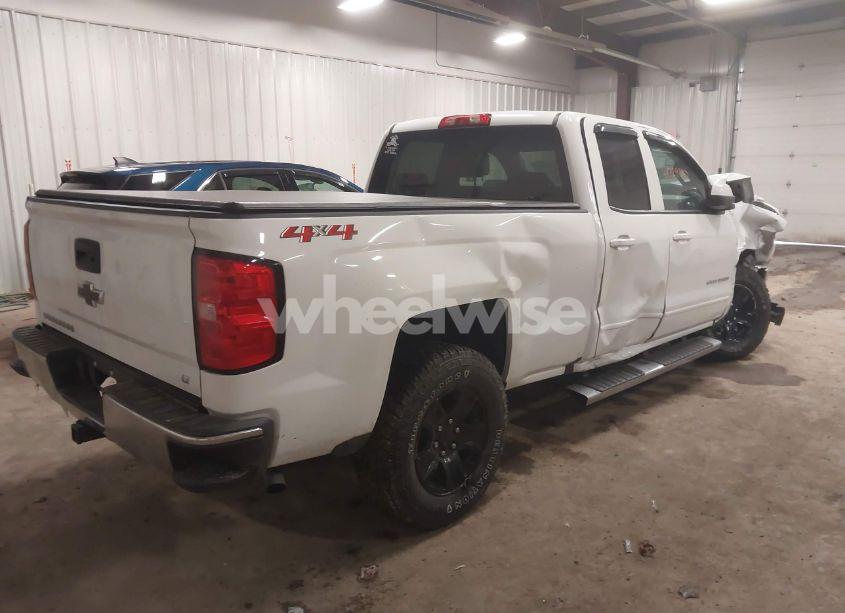 Photo 4 of 2018 Chevrolet Silverado 1500 1LT (VIN 2GCVKREC6J1109169)