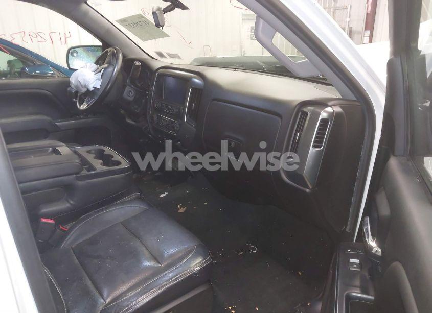 Photo 5 of 2018 Chevrolet Silverado 1500 1LT (VIN 2GCVKREC6J1109169)