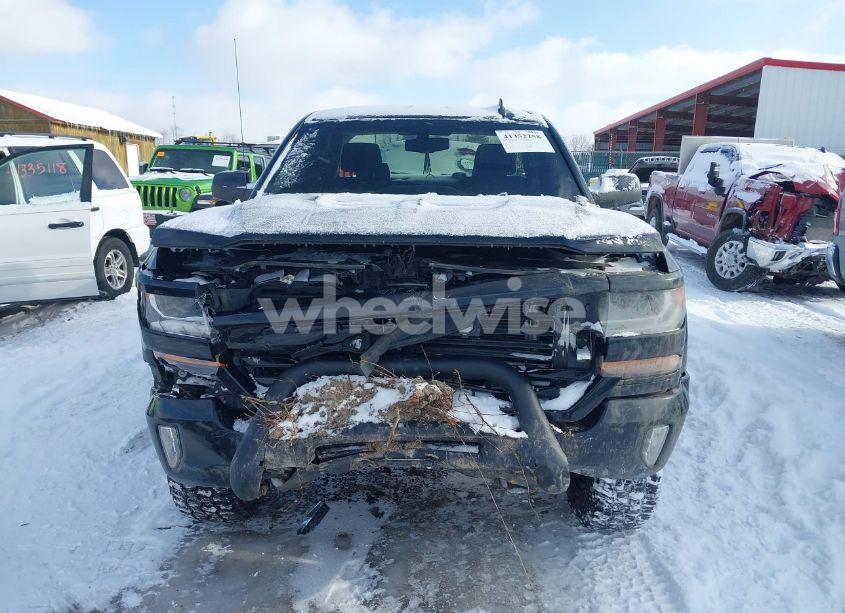 Photo 12 of 2018 Chevrolet Silverado 1500 2LT (VIN 2GCVKREC6J1110953)