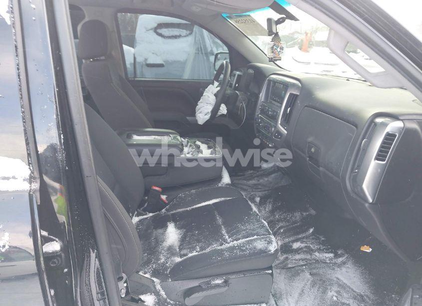 Photo 5 of 2018 Chevrolet Silverado 1500 2LT (VIN 2GCVKREC6J1110953)