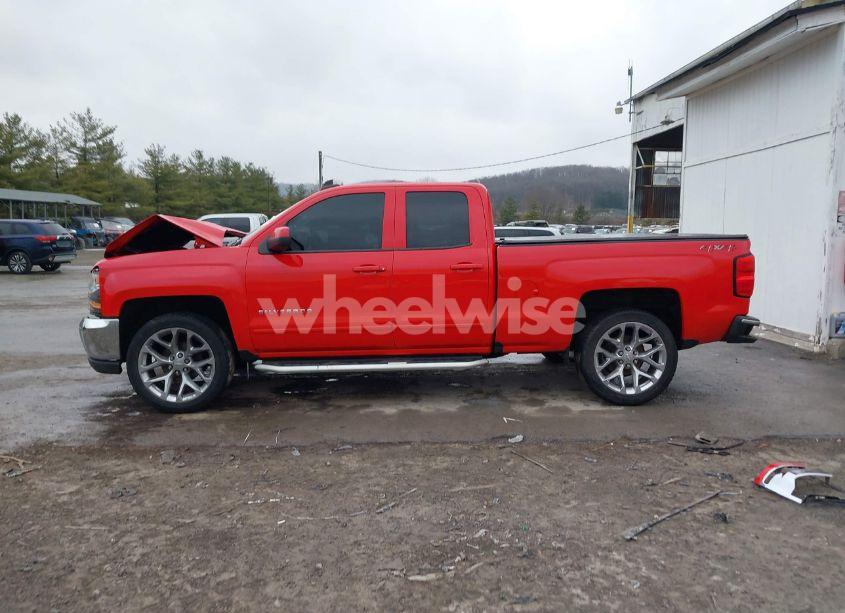 Photo 15 of 2018 Chevrolet Silverado 1500 1LT (VIN 2GCVKREC8J1107780)