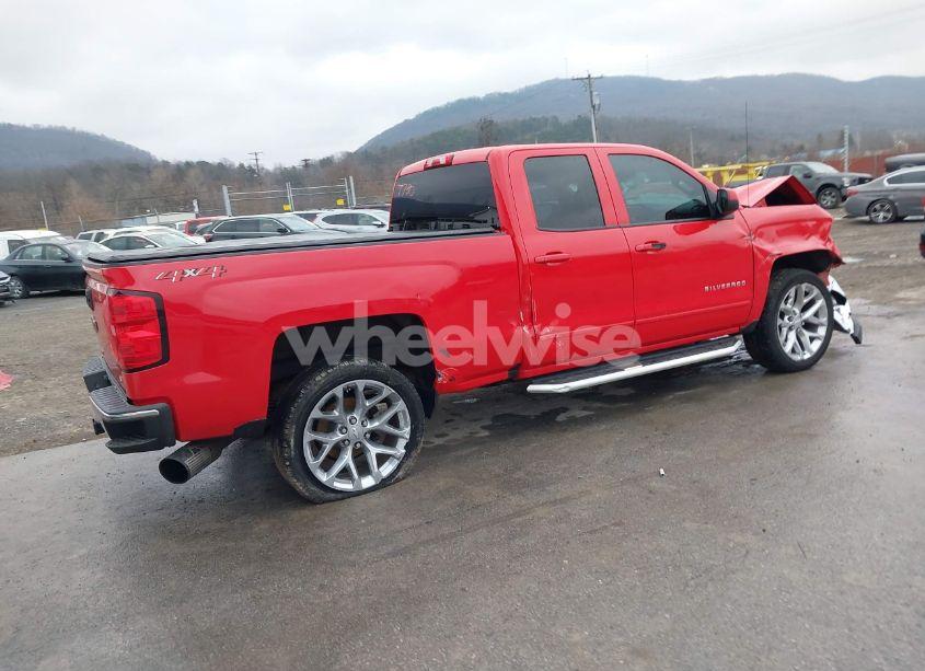 Photo 4 of 2018 Chevrolet Silverado 1500 1LT (VIN 2GCVKREC8J1107780)