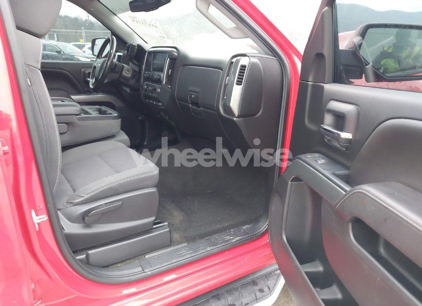 Photo 5 of 2018 Chevrolet Silverado 1500 1LT (VIN 2GCVKREC8J1107780)