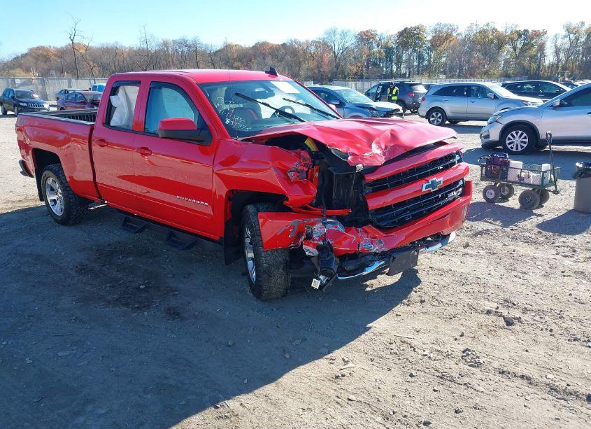 2018 Chevrolet Silverado 1500 2LT (VIN 2GCVKREC9J1105701) main photo
