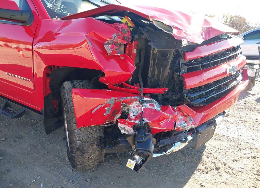 Photo 17 of 2018 Chevrolet Silverado 1500 2LT (VIN 2GCVKREC9J1105701)