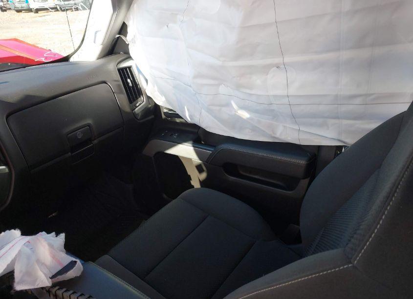 Photo 5 of 2018 Chevrolet Silverado 1500 2LT (VIN 2GCVKREC9J1105701)