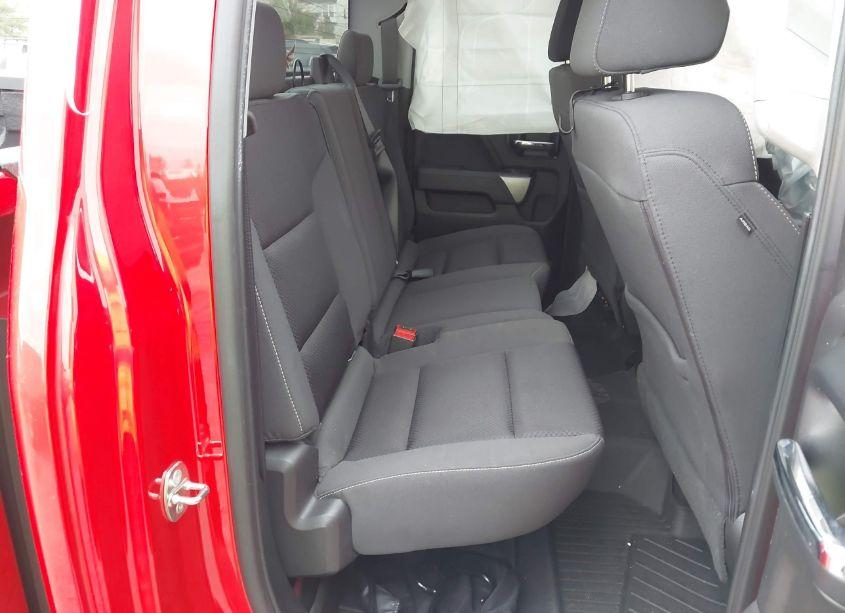 Photo 8 of 2018 Chevrolet Silverado 1500 2LT (VIN 2GCVKREC9J1105701)