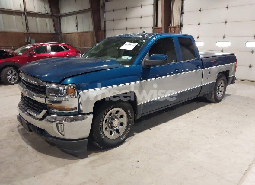 Photo 2 of 2018 Chevrolet Silverado 1500 1LT (VIN 2GCVKREC9J1114124)