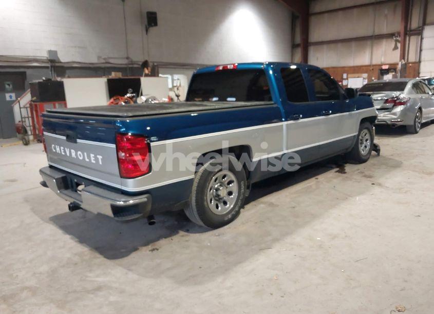 Photo 4 of 2018 Chevrolet Silverado 1500 1LT (VIN 2GCVKREC9J1114124)