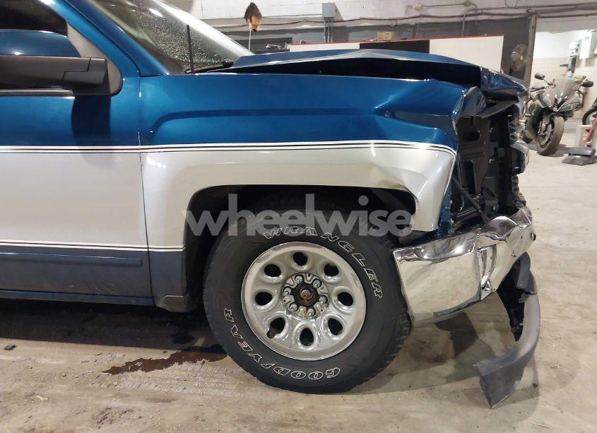 Photo 6 of 2018 Chevrolet Silverado 1500 1LT (VIN 2GCVKREC9J1114124)