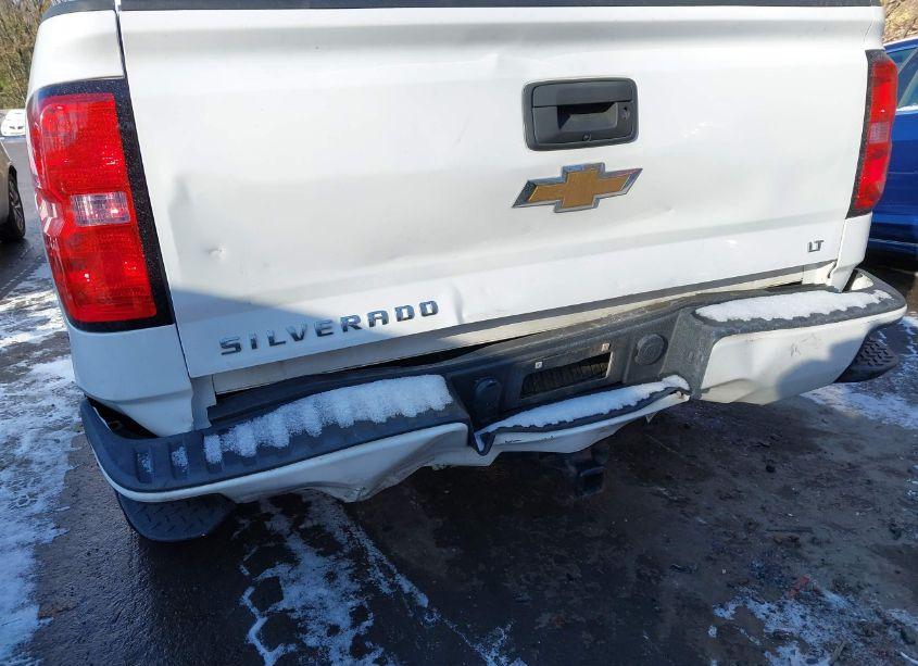Photo 6 of 2018 Chevrolet Silverado 1500 2LT (VIN 2GCVKRECXJ1106663)