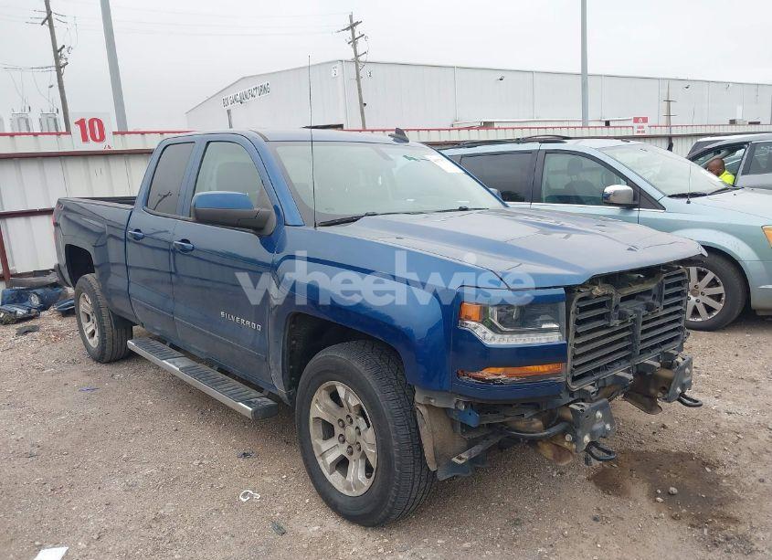 2018 Chevrolet Silverado 1500 2LT (VIN 2GCVKRECXJ1110096) main photo