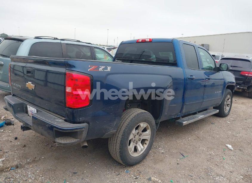 Photo 4 of 2018 Chevrolet Silverado 1500 2LT (VIN 2GCVKRECXJ1110096)