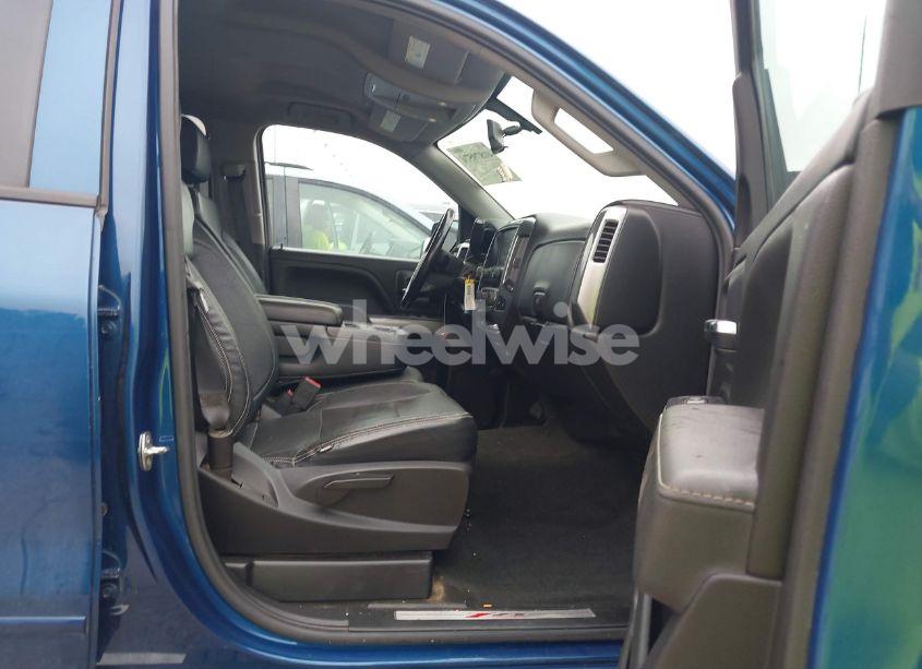 Photo 5 of 2018 Chevrolet Silverado 1500 2LT (VIN 2GCVKRECXJ1110096)