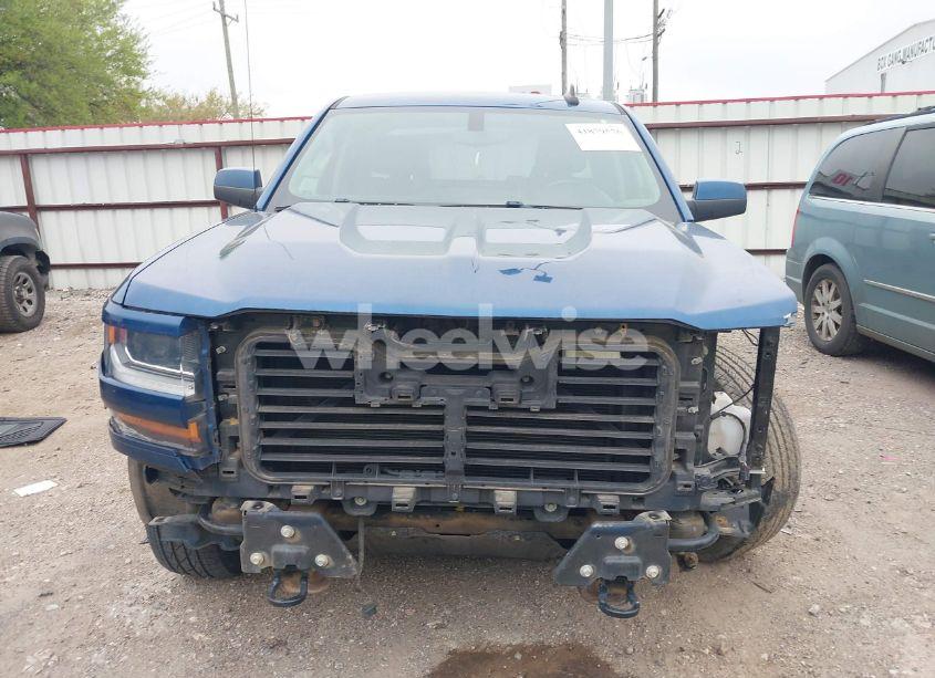 Photo 6 of 2018 Chevrolet Silverado 1500 2LT (VIN 2GCVKRECXJ1110096)