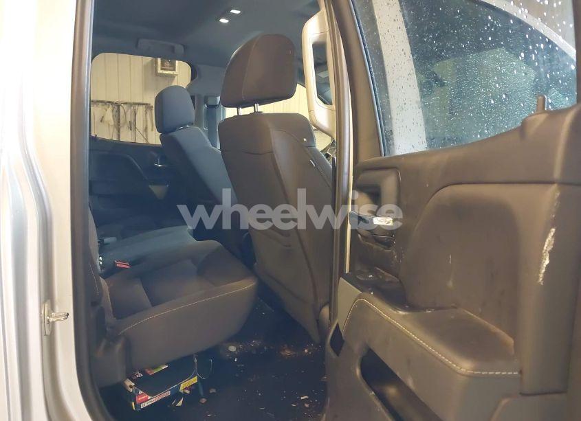 Photo 8 of 2018 Chevrolet Silverado 1500 2LT (VIN 2GCVKRECXJ1111393)