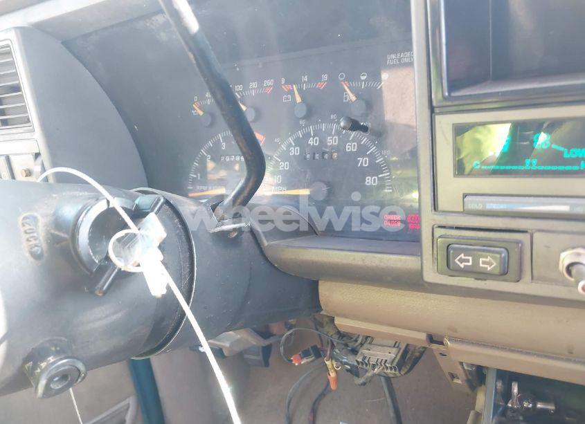 Photo 11 of 1994 Gmc Sierra K1500 (VIN 2GDEK19K2R1549660)