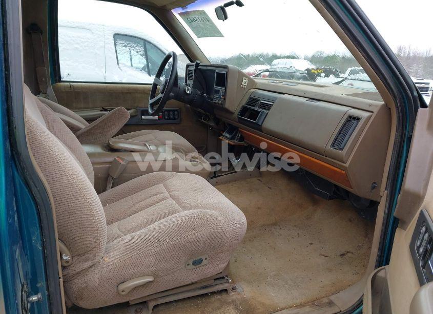 Photo 5 of 1994 Gmc Sierra K1500 (VIN 2GDEK19K2R1549660)