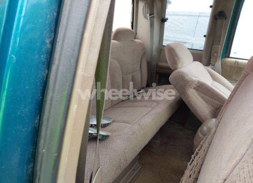 Photo 8 of 1994 Gmc Sierra K1500 (VIN 2GDEK19K2R1549660)