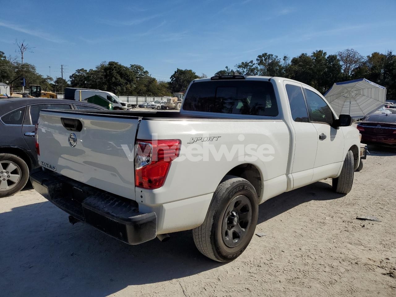 Photo 3 of 2022 NISSAN TITAN S (VIN 2GKALMEKXH6192273)