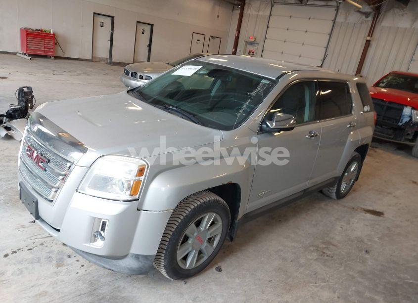 Photo 2 of 2013 Gmc Terrain SLE-1 (VIN 2GKFLREK5D6173952)