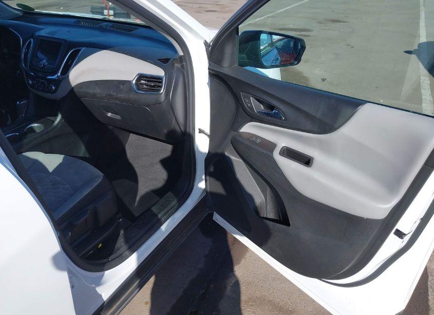 Photo 5 of 2019 Chevrolet Equinox 2LT AWD (VIN 2GN8XHEV9K6209404)