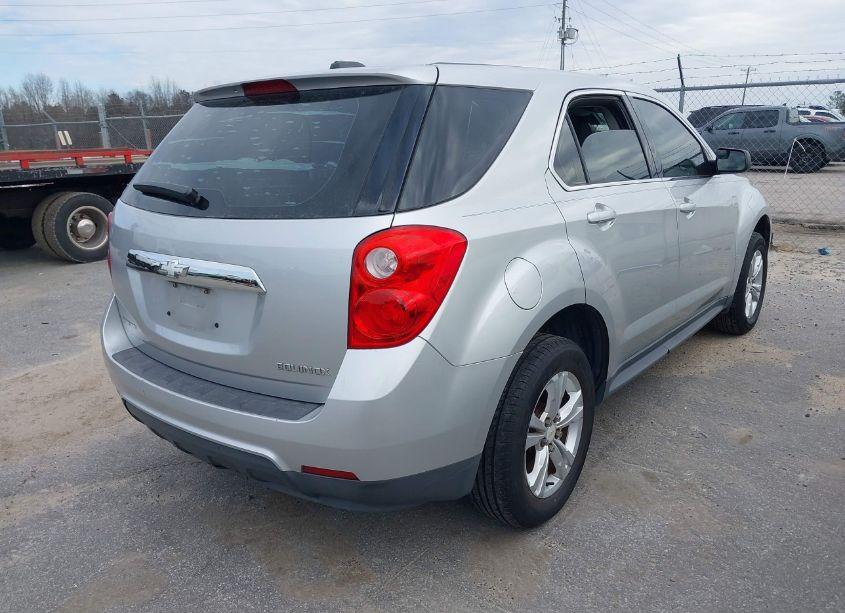 Photo 4 of 2015 Chevrolet Equinox LS (VIN 2GNALAEK0F1104102)
