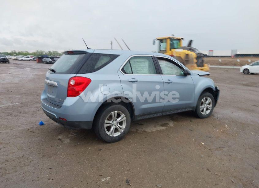 Photo 4 of 2015 Chevrolet Equinox LS (VIN 2GNALAEK0F6101378)
