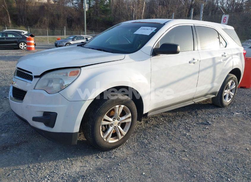Photo 2 of 2015 Chevrolet Equinox LS (VIN 2GNALAEK0F6260143)