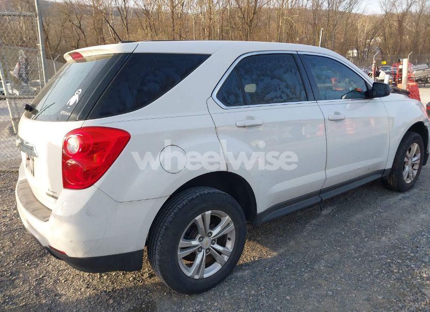 Photo 4 of 2015 Chevrolet Equinox LS (VIN 2GNALAEK0F6260143)