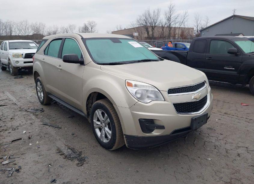 2015 Chevrolet Equinox LS (VIN 2GNALAEK1F1100835) main photo