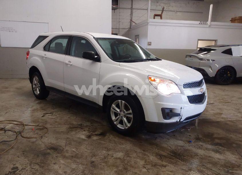 2015 Chevrolet Equinox LS (VIN 2GNALAEK1F1103539) main photo