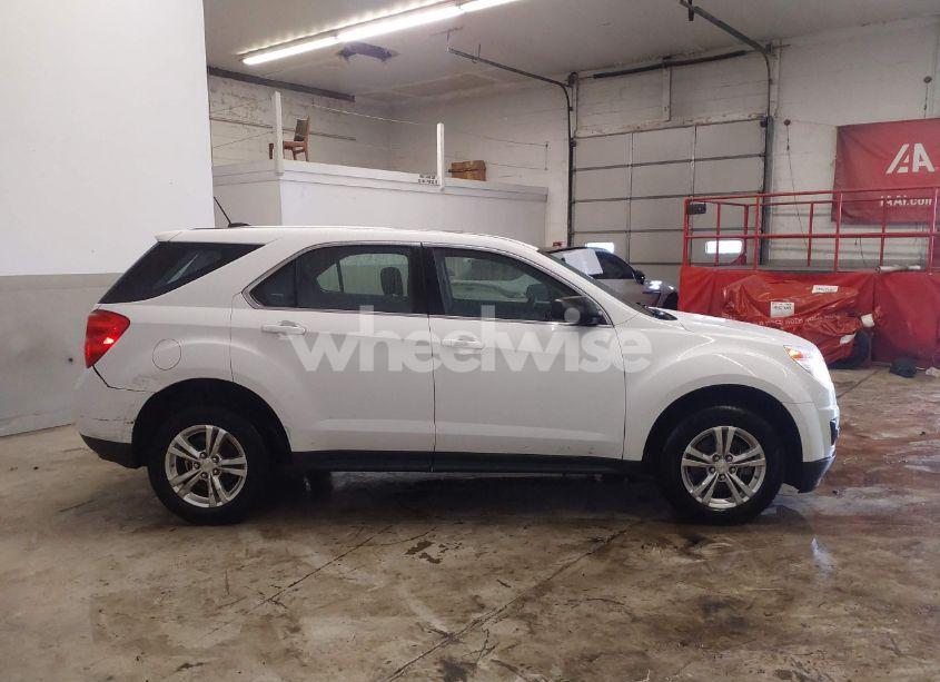 Photo 13 of 2015 Chevrolet Equinox LS (VIN 2GNALAEK1F1103539)