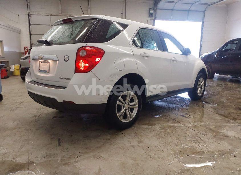 Photo 4 of 2015 Chevrolet Equinox LS (VIN 2GNALAEK1F1103539)