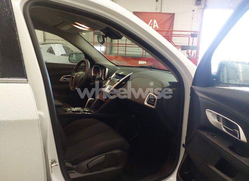 Photo 5 of 2015 Chevrolet Equinox LS (VIN 2GNALAEK1F1103539)