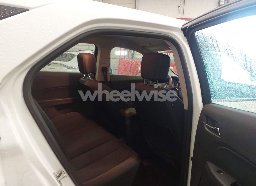 Photo 8 of 2015 Chevrolet Equinox LS (VIN 2GNALAEK1F1103539)