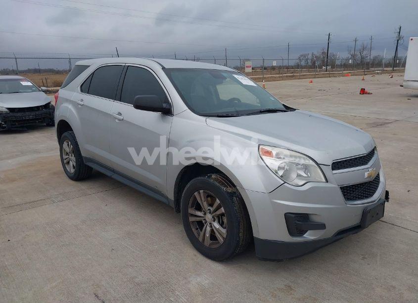 2015 Chevrolet Equinox LS (VIN 2GNALAEK1F1125198) main photo