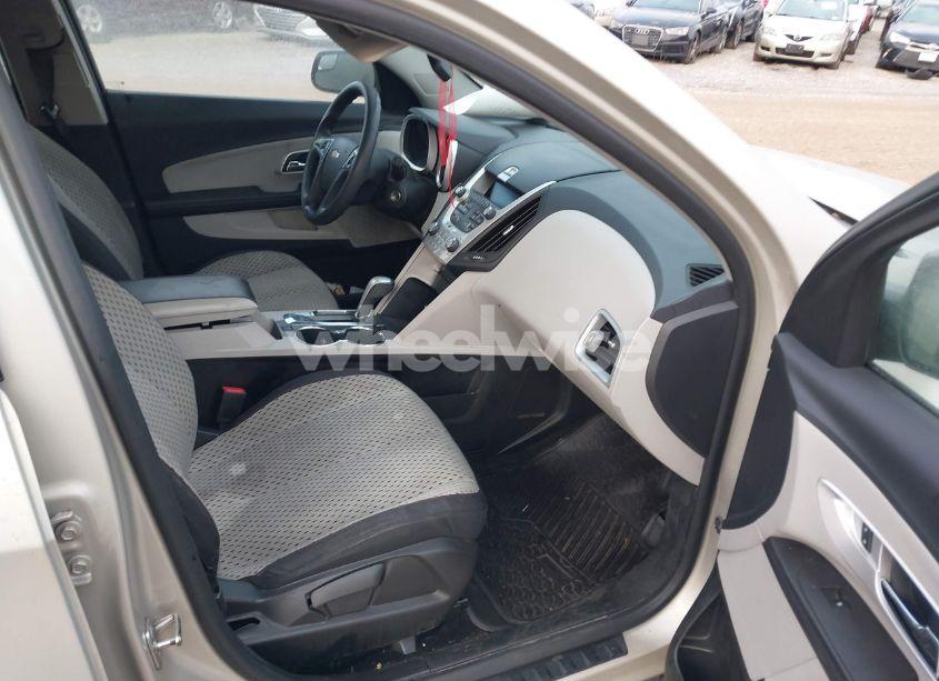 Photo 5 of 2014 Chevrolet Equinox LS (VIN 2GNALAEK2E6163279)