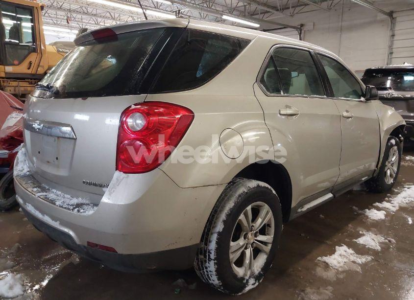 Photo 4 of 2014 Chevrolet Equinox LS (VIN 2GNALAEK2E6355463)
