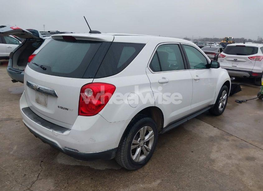 Photo 4 of 2015 Chevrolet Equinox LS (VIN 2GNALAEK2F1132080)