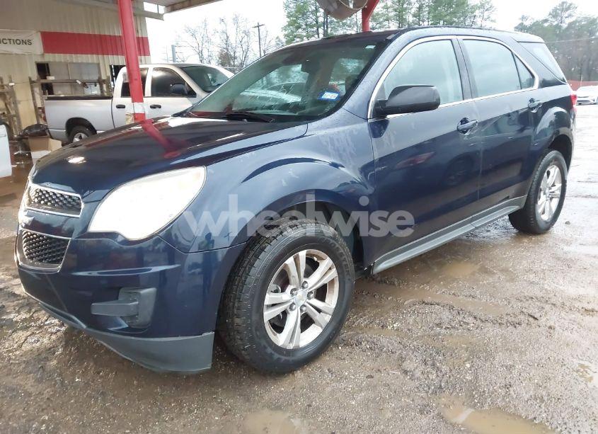 Photo 2 of 2015 Chevrolet Equinox LS (VIN 2GNALAEK2F6146046)