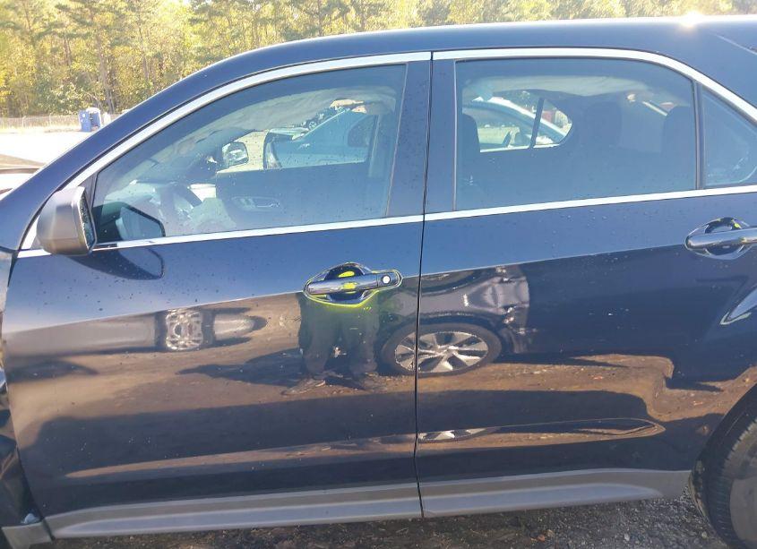 Photo 13 of 2015 Chevrolet Equinox LS (VIN 2GNALAEK2F6164451)