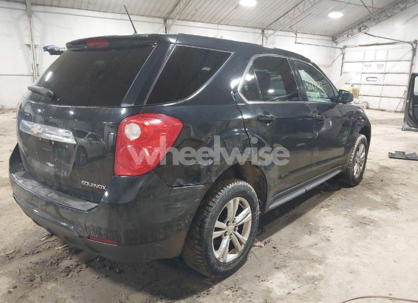 Photo 4 of 2015 Chevrolet Equinox LS (VIN 2GNALAEK2F6214099)