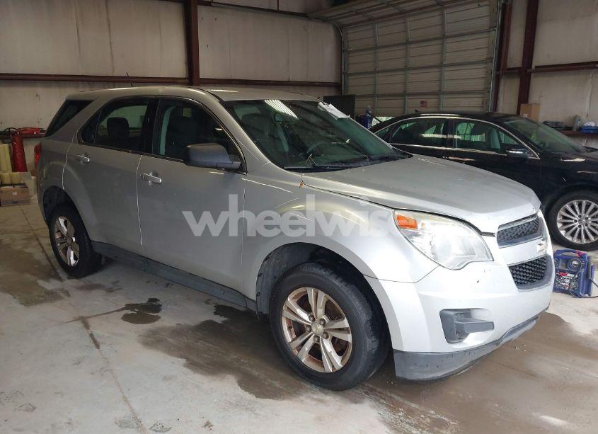2015 Chevrolet Equinox LS (VIN 2GNALAEK3F1112646) main photo