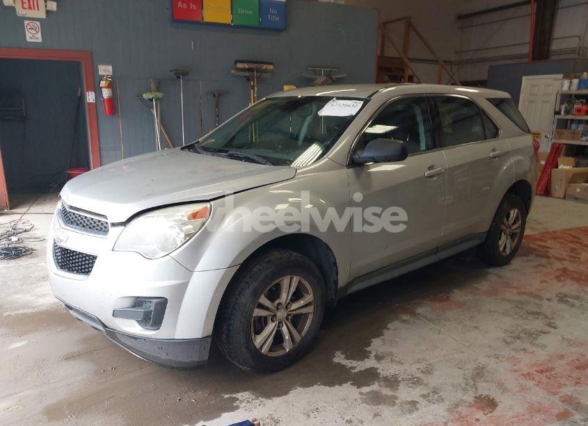 Photo 2 of 2015 Chevrolet Equinox LS (VIN 2GNALAEK3F1112646)